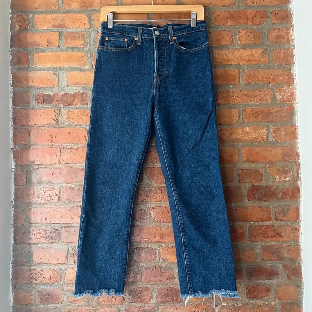 Levi's Wedgie Fit in Dark Wash